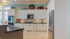 Fridge, microwave, oven, stovetop - Atlantis: 4  BR, 3.5  BA House in Crystal Beach, Sleeps 12 (Bolivar Peninsula)
