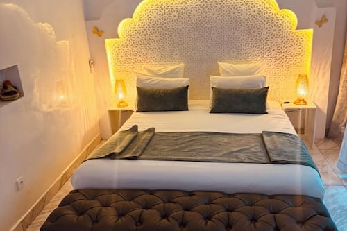 Suite junior | Ropa de cama de alta calidad y caja de seguridad en la habitación