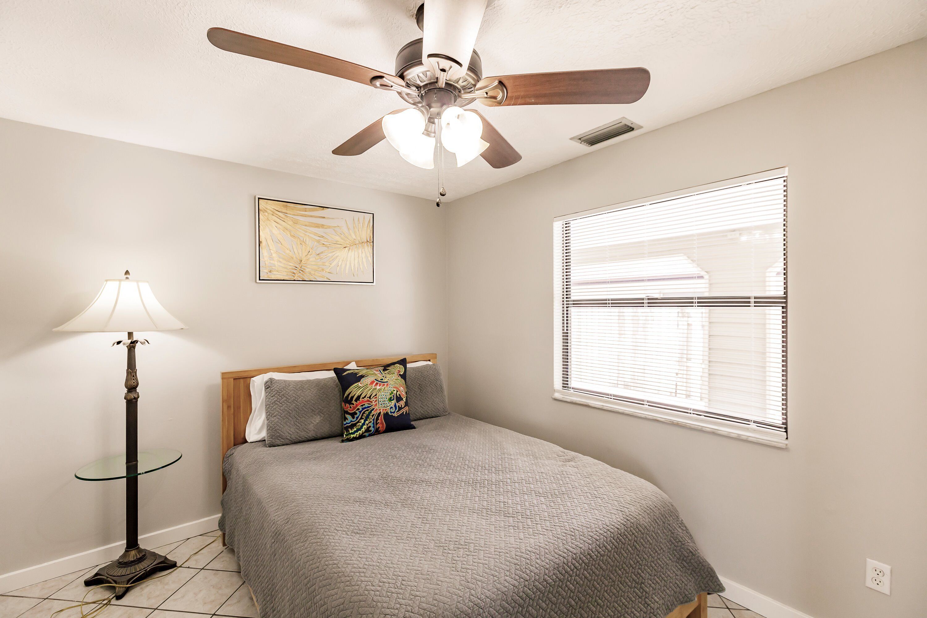 Sleeps 14- Resort Style Pool- Balcony- Two Stories- 4 Bedrooms- 2 Bathrooms