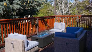 Apartment, 2 Bedrooms | Balkoni