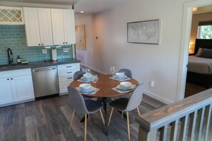 Apartment, 2 Schlafzimmer | Speisen