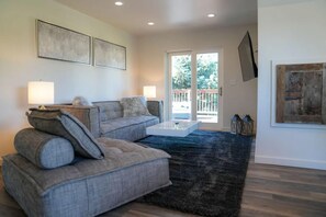 Apartment, 2 Bedrooms | Living room | 36-inch Smart TV with cable channels, TV - Hashtag House by Casago (Kalispell)