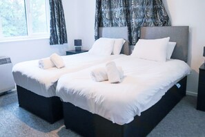 House, 2 Queen Beds