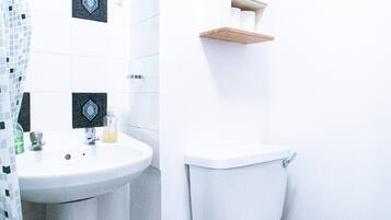 House, 2 Katil Ratu (Queen) | Bilik Mandi | Pancuran mandi, tuala disediakan