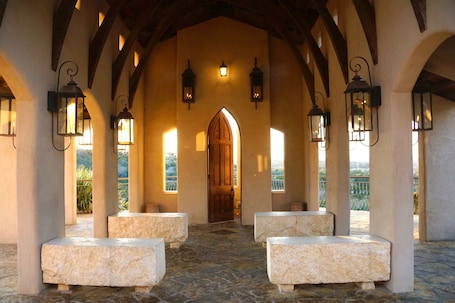 Property grounds. Wizard's Guest Cottage
