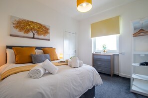 3 bedrooms, iron/ironing board, free WiFi, bed sheets