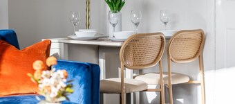 Bright and Stylish 3-Bed Flat in Glasgow