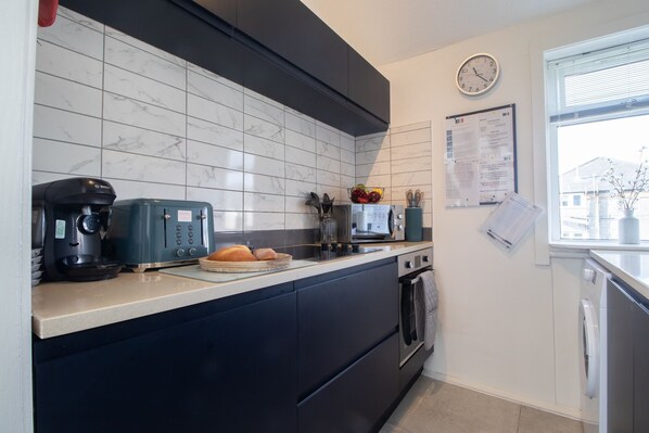 Fridge, microwave, oven, stovetop