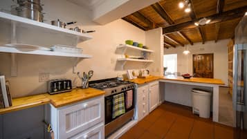 Casa de campo Deluxe | Cocina privada | Utensilios de cocina