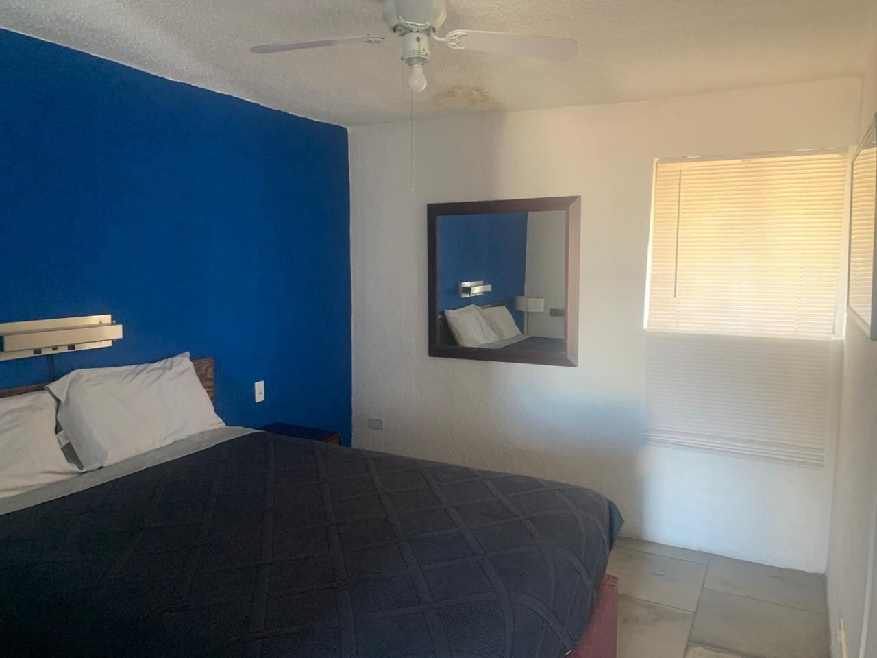 Ropa de cama hipoalergénica, wifi gratis y ropa de cama 