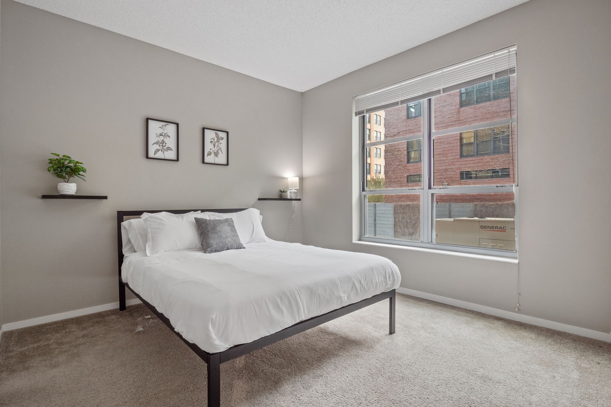 Create Your Perfect Getaway with a Stay in this Cozy Condo in Minneapolis 101