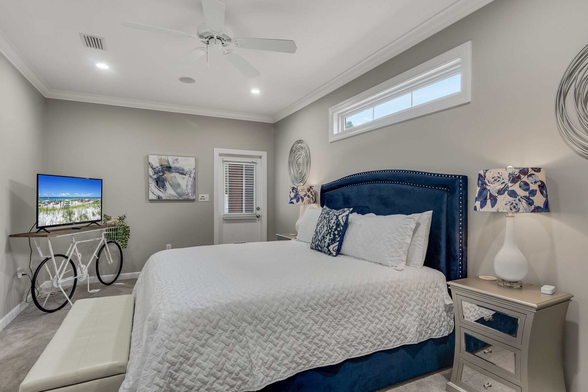 4 bedrooms, desk, iron/ironing board, travel crib