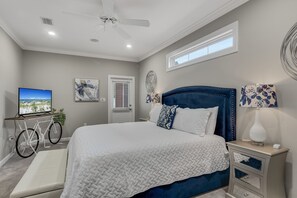 3 bedrooms, desk, iron/ironing board, travel crib