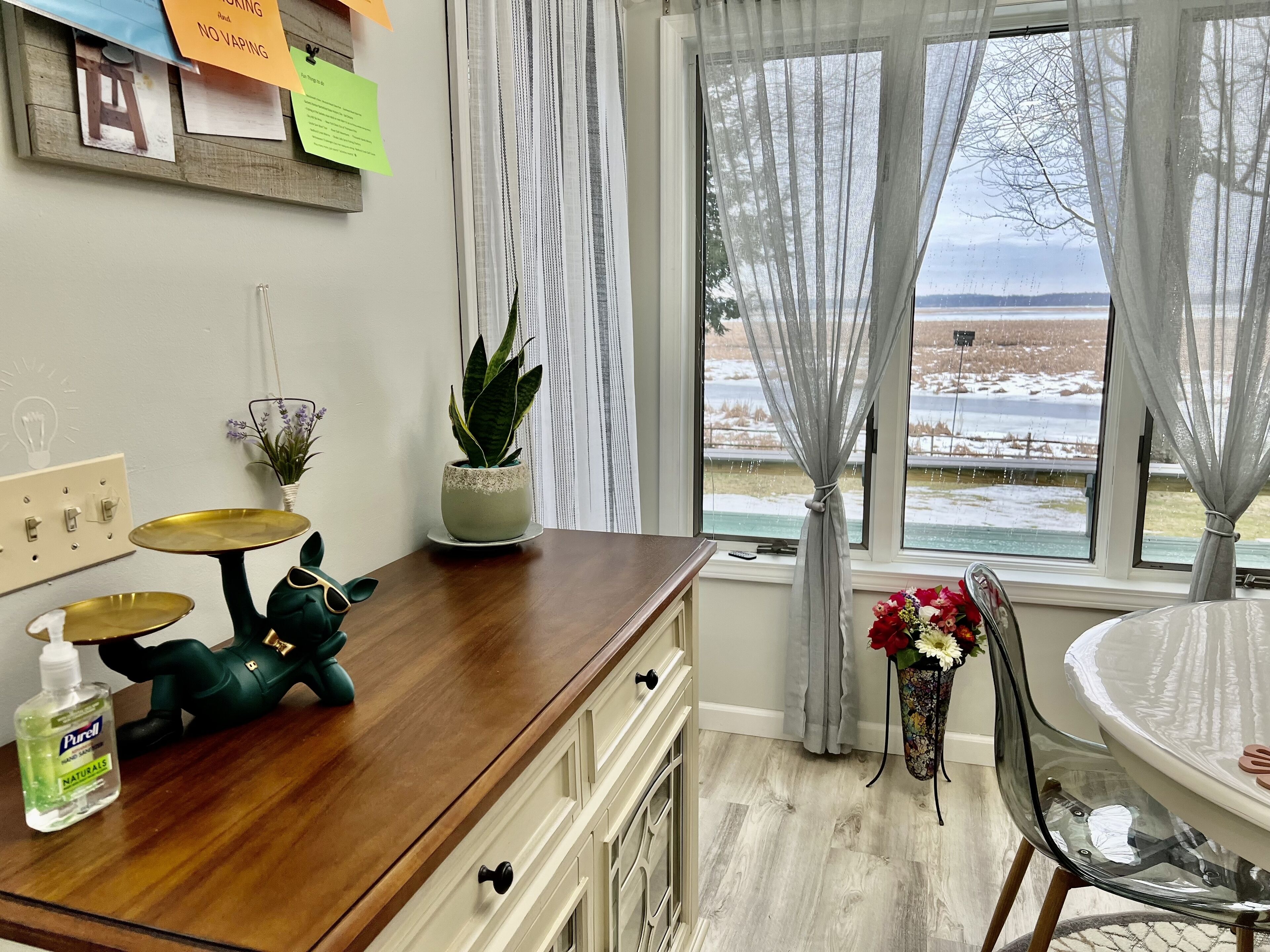 Sweet Home with a lake view + calmness & serenity is always at your fingertips