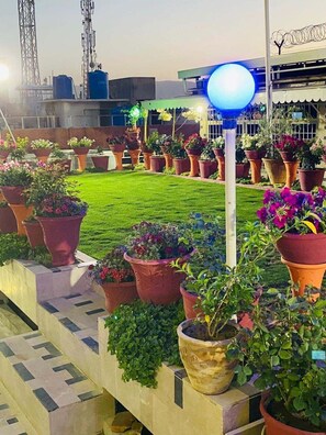 Garden - Al Qasim Hotel (Quetta)