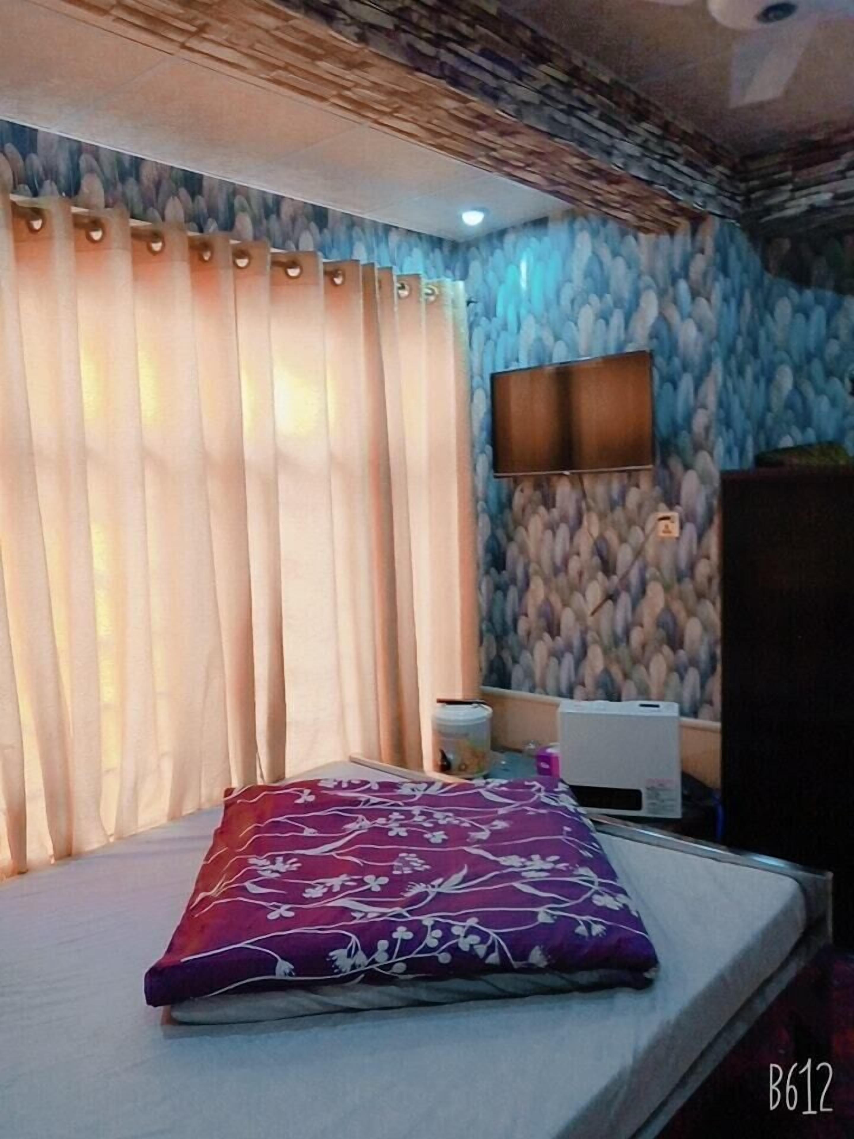 Standard Double Room | Seterika/papan seterika, Wi-fi percuma, cadar katil 