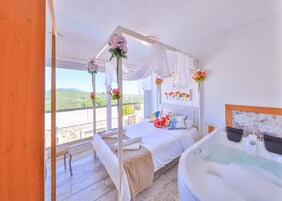 Villa Onay 1 | Premium bedding, down duvets, individually decorated