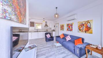 Villa Onay 2 | Khu phòng khách | TV