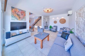 Villa Onay 3 | Living area | TV - Nergiz Villas (Kas)