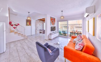 Villa Onay 1 | Living area | TV