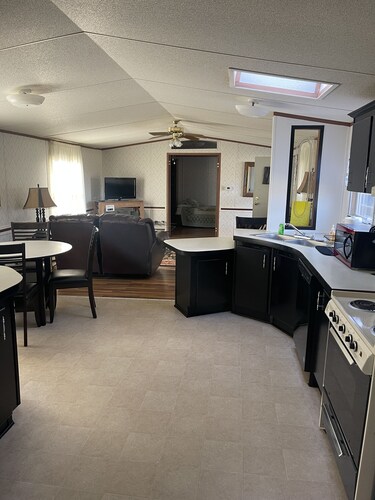 REEL DEAL! Covered Boat Parking! LONG TERM RENTAL!
