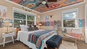 3 slaapkamers, een strijkplank/strijkijzer, wifi, beddengoed