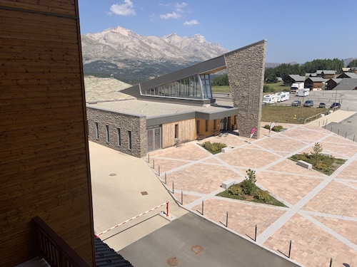 Charming T3 in a residence close to the slopes and shops South-facing balcony