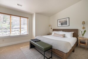 House (4 Bedrooms) | 4 bedrooms, desk, iron/ironing board, free cots/infant beds - Douglas by Avantstay Charming Townhouse Mins From Deer Valley Resort (Park City)