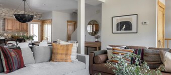 Douglas by Avantstay Charming Townhouse Mins From Deer Valley Resort