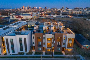 Exterior - Wild Horse by Avantstay Gorgeous Nashville Townhouse w/ Rooftop Patio & Outdoor Kitchen (Nashville)