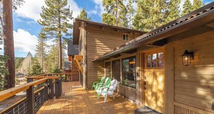 Henderson by Avantstay Lake View! Walk to Beach, Garwoods & More!