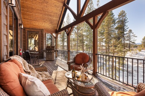 Big Pine by Avantstay Stunning Secluded Oregon Home w/ Hot Tub