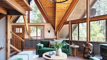 Chalet (5 Bedrooms) | Interior