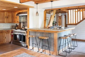 Chalet (5 Bedrooms) | Interior