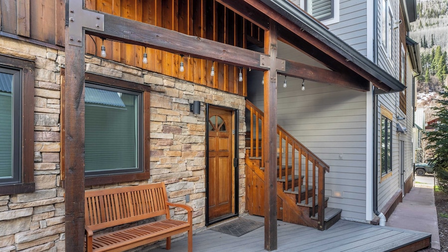 Hruza Hideout by Avantstay Walkable Location + Free Ski Shuttle, Mountain View