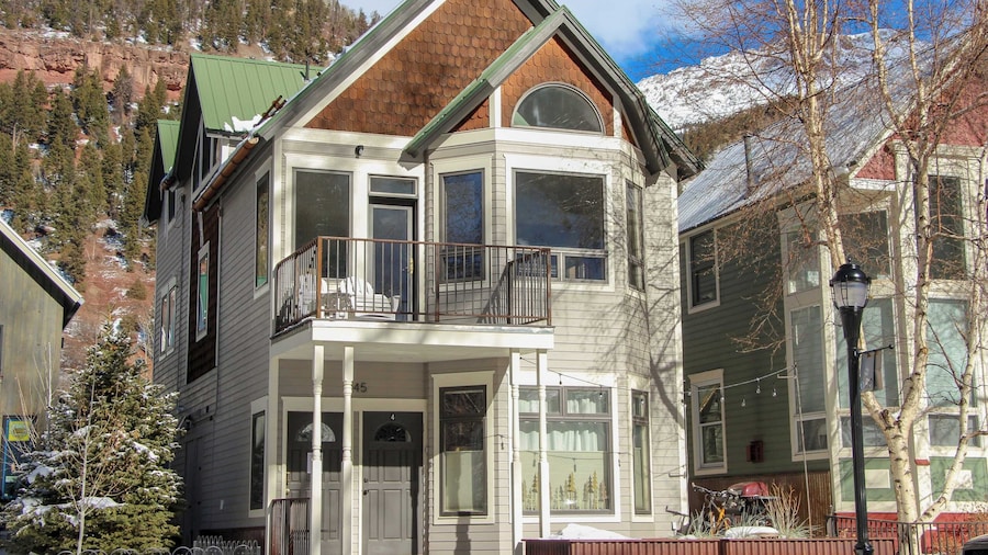 Hruza Hideout by Avantstay Walkable Location + Free Ski Shuttle, Mountain View