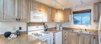 Double Diamond 23 by Avantstay Close to Town & The Slopes!