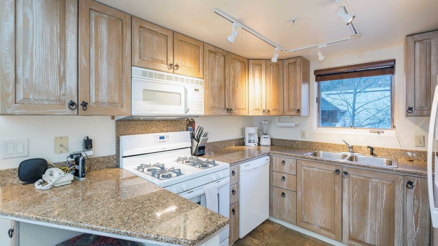 Double Diamond 23 by Avantstay Close to Town & The Slopes!