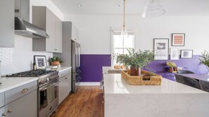 Interior - Dottie & Loretta by Avantstay Stylish 2 Home Buyout in Heart of Nashville (Nashville)