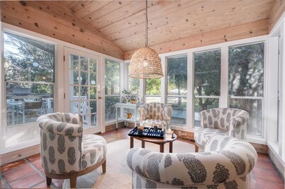 Elegant Wine Country Retreat With Pool, Fireplace & Scenic Deck Views