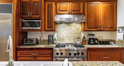 Pacific Street Townhome 514b by Avantstay Cute Townhouse in the Heart of Telluride!