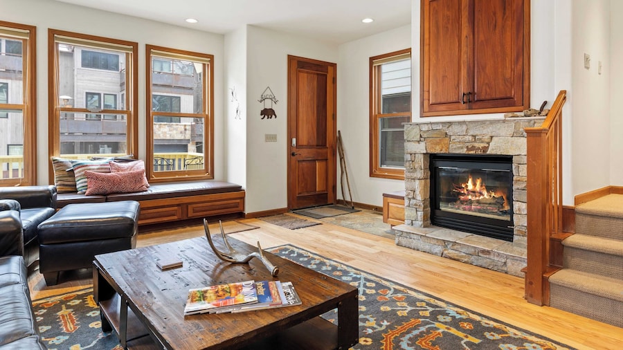 Pacific Street Townhome 514b by Avantstay Cute Townhouse in the Heart of Telluride!