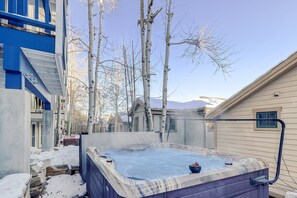 Outdoor spa tub - Murdock by Avantstay Cozy Townhouse w/ Hot Tub Walk To Park City Mountain! (Park City)