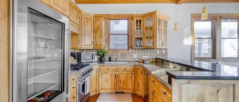 ハウス (3 Bedrooms) | 専用キッチン | 冷蔵庫、電子レンジ、オーブン、コンロ