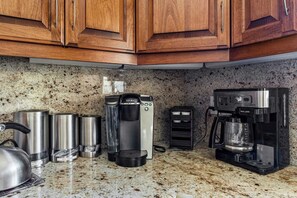 House (4 Bedrooms) | Interior - Beautifully Remodeled Kitchen Peaceful Mountain Views Sutter by Avantstay (Lake Arrowhead)