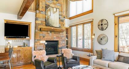 Telemark A by Avantstay Ski In/ Ski Out at the Heart of Mountain Village w/ Hot Tub!