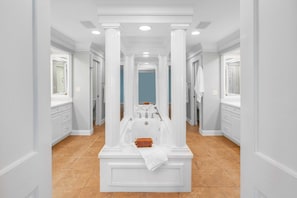 Casa (Multiple Bedrooms) | Interni