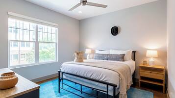 3 bedrooms, iron/ironing board, bed sheets