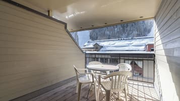 Nhà (2 Bedrooms) | Nội thất