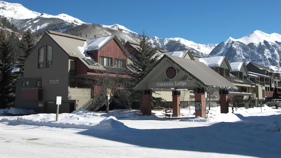 Cimarron Lodge 27 by Avantstay Ski-in/ski-out Property in Complex w/ Two Hot Tubs! Permit#10026